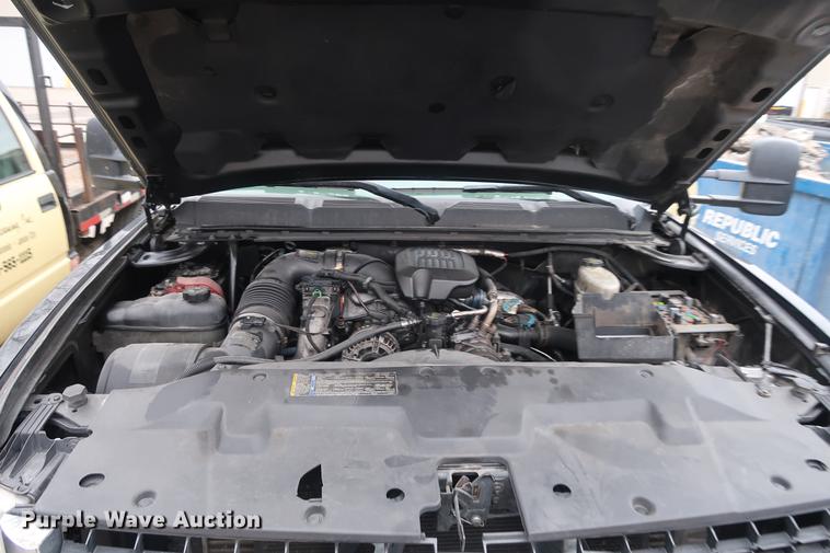 image for item DA6564 2009 Chevrolet Silverado 3500 Crew Cab flatbed pickup truck