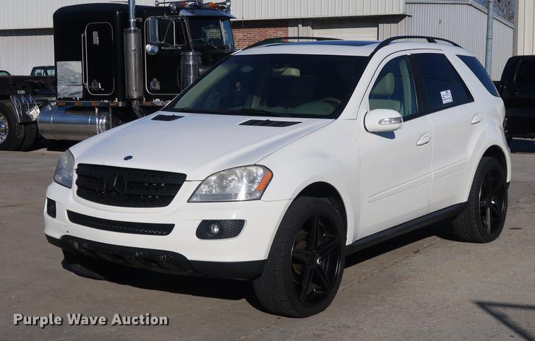 image for item DA8571 2007 Mercedes Benz ML350 SUV