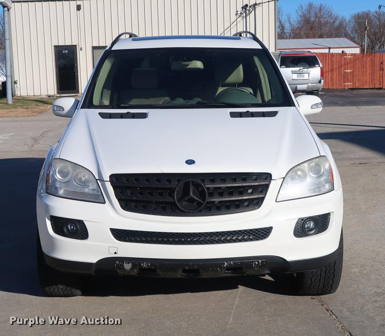 image for item DA8571 2007 Mercedes Benz ML350 SUV