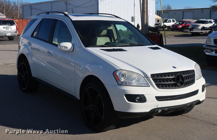 image for item DA8571 2007 Mercedes Benz ML350 SUV