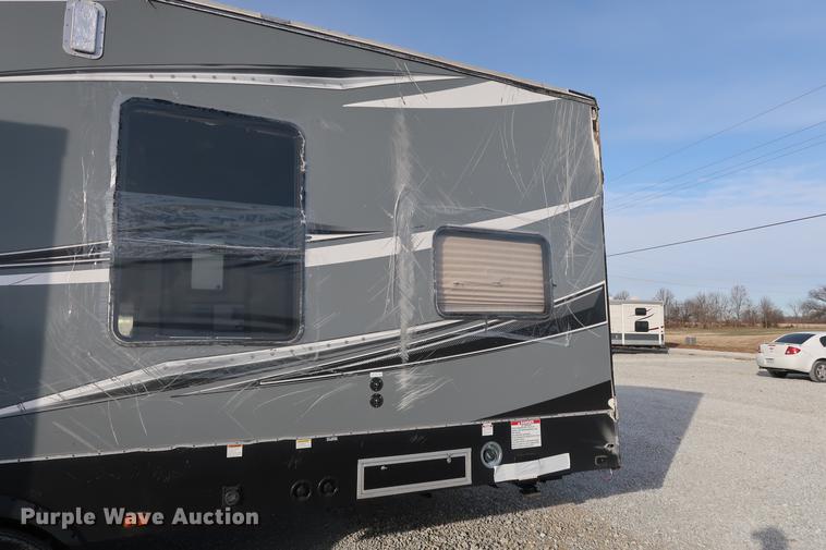 image for item DA8583 2017 Keystone Impact 312 toy hauler camper