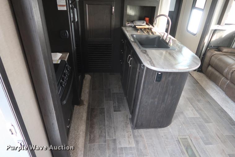 image for item DA8583 2017 Keystone Impact 312 toy hauler camper