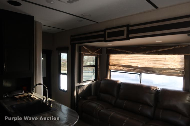 image for item DA8583 2017 Keystone Impact 312 toy hauler camper