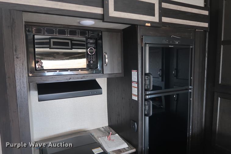 image for item DA8583 2017 Keystone Impact 312 toy hauler camper