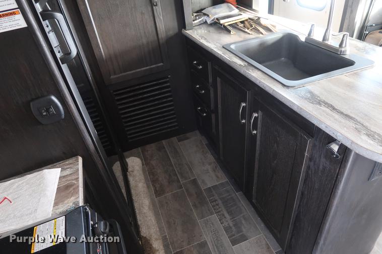 image for item DA8583 2017 Keystone Impact 312 toy hauler camper