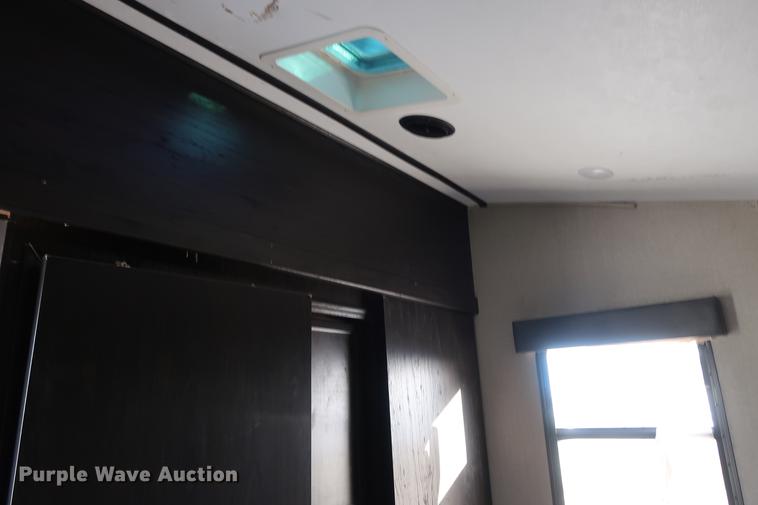 image for item DA8583 2017 Keystone Impact 312 toy hauler camper