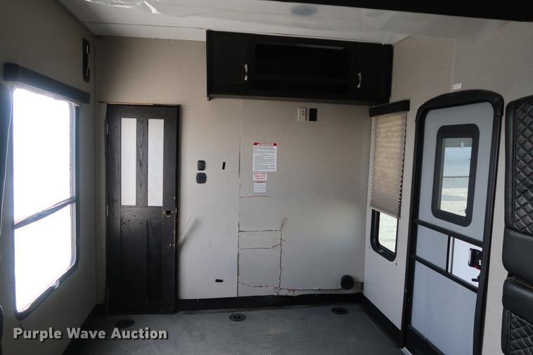 image for item DA8583 2017 Keystone Impact 312 toy hauler camper