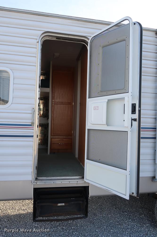 image for item DA8584 2003 Coachmen camper