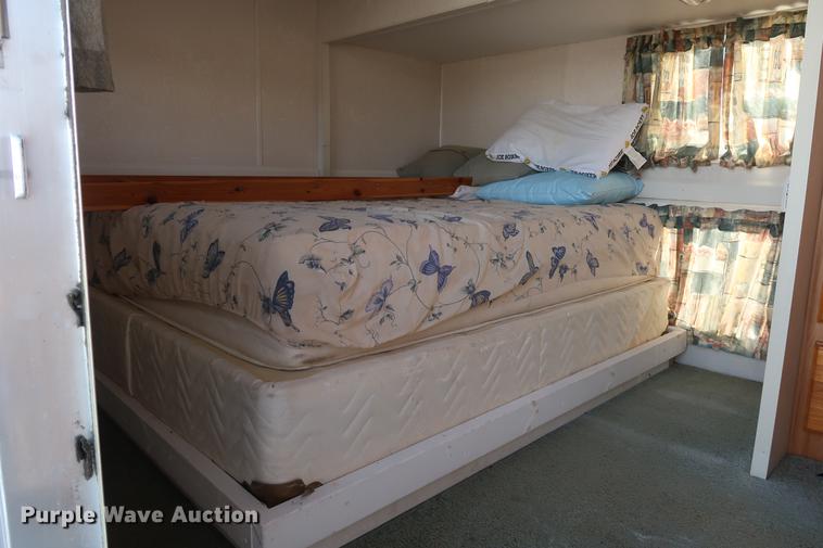 image for item DA8584 2003 Coachmen camper