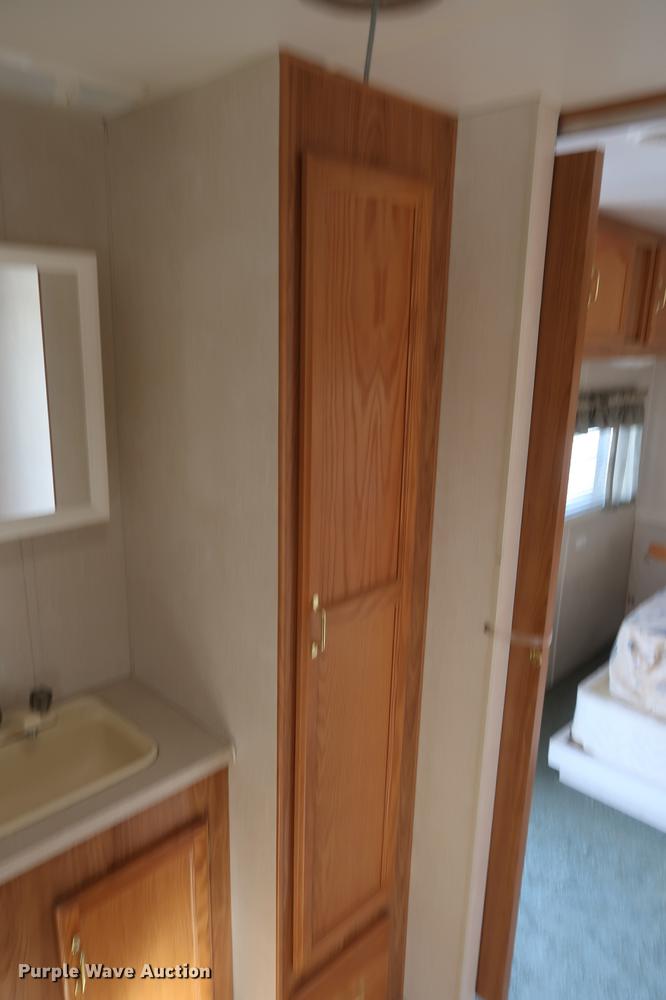 image for item DA8584 2003 Coachmen camper