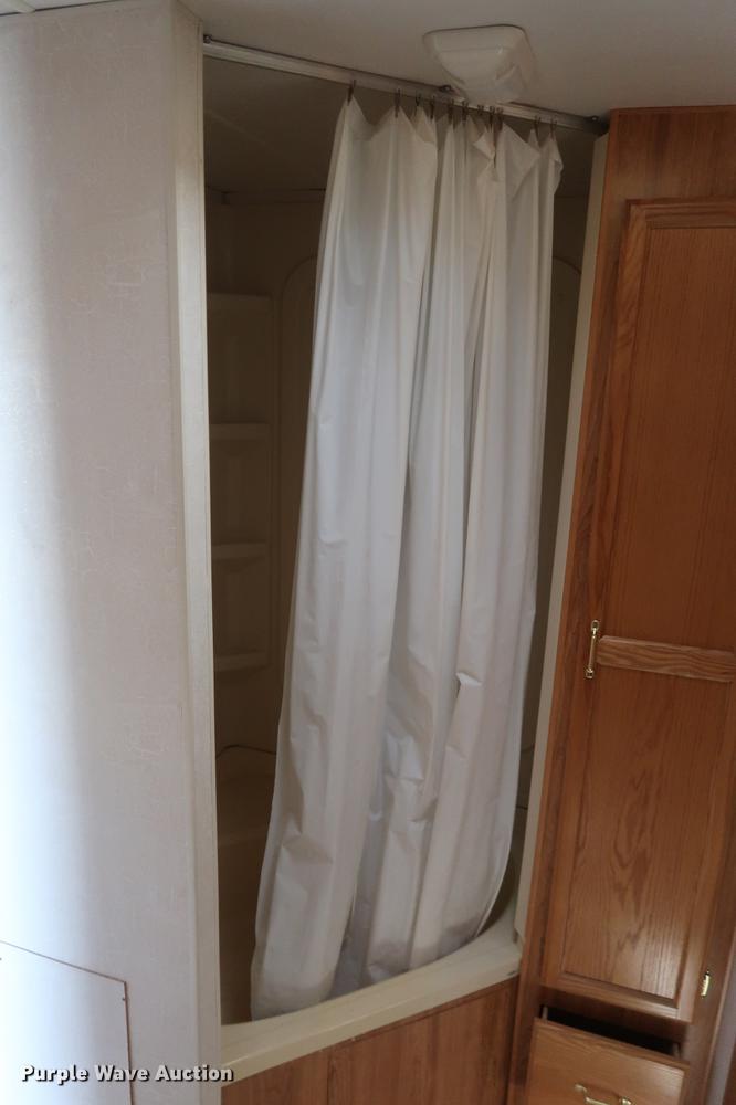 image for item DA8584 2003 Coachmen camper