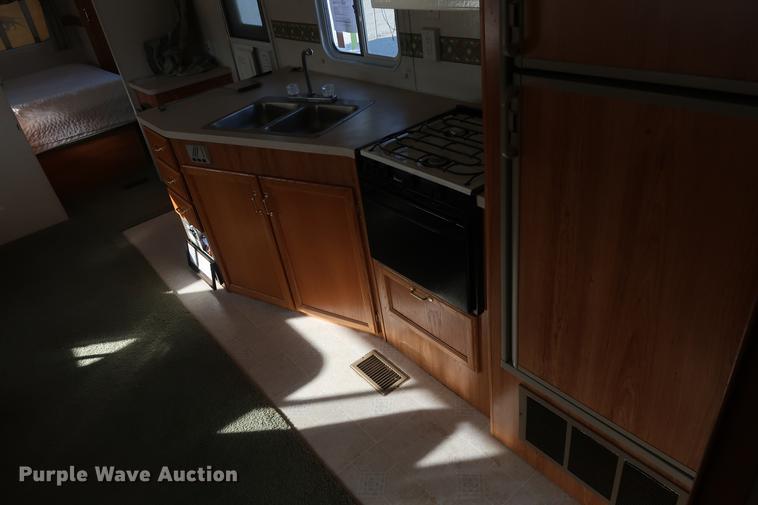 image for item DA8584 2003 Coachmen camper