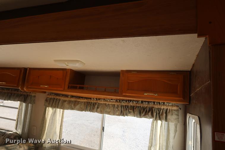 image for item DA8584 2003 Coachmen camper