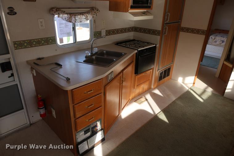 image for item DA8584 2003 Coachmen camper