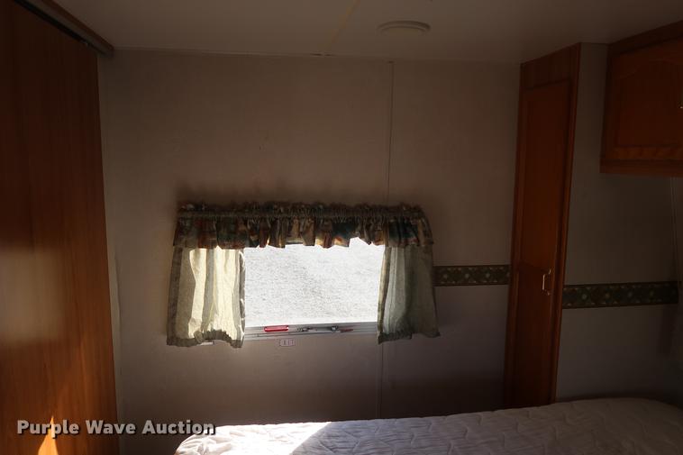 image for item DA8584 2003 Coachmen camper