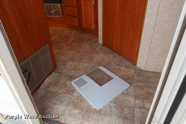 image for item DA8585 2009 Phoenix toy hauler camper