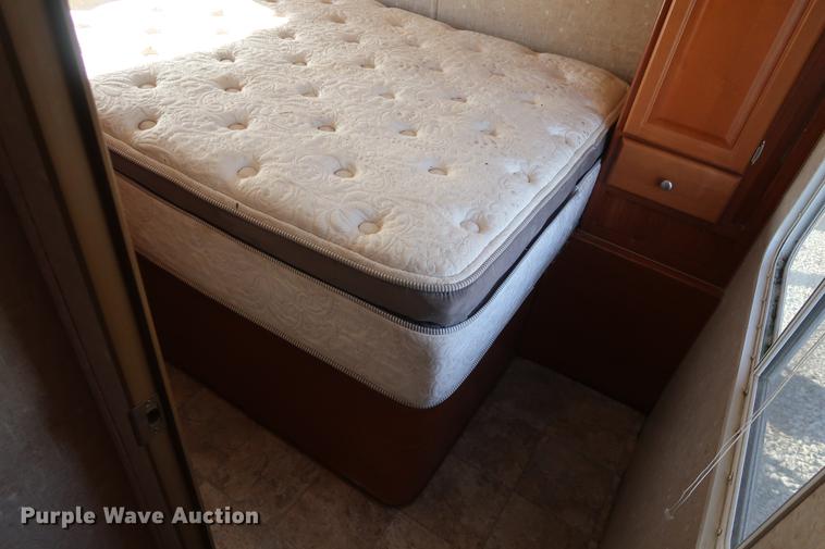 image for item DA8585 2009 Phoenix toy hauler camper