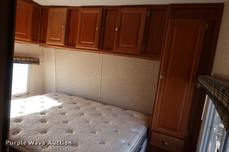 image for item DA8585 2009 Phoenix toy hauler camper