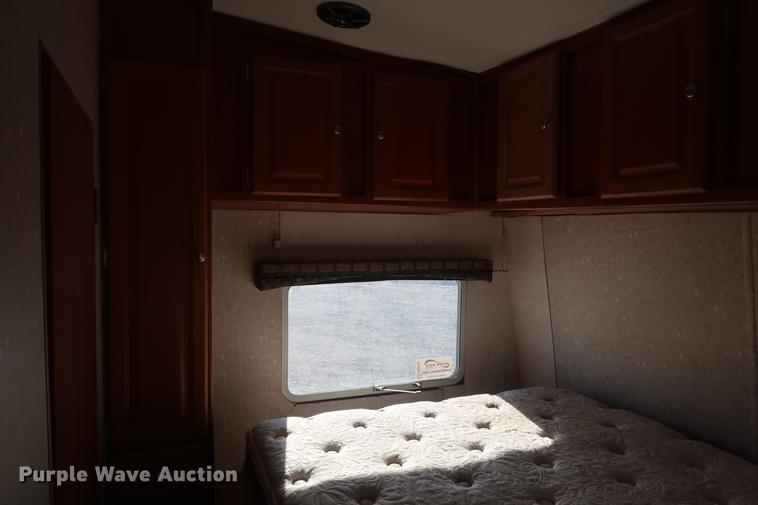 image for item DA8585 2009 Phoenix toy hauler camper