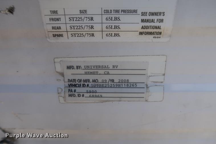 image for item DA8585 2009 Phoenix toy hauler camper