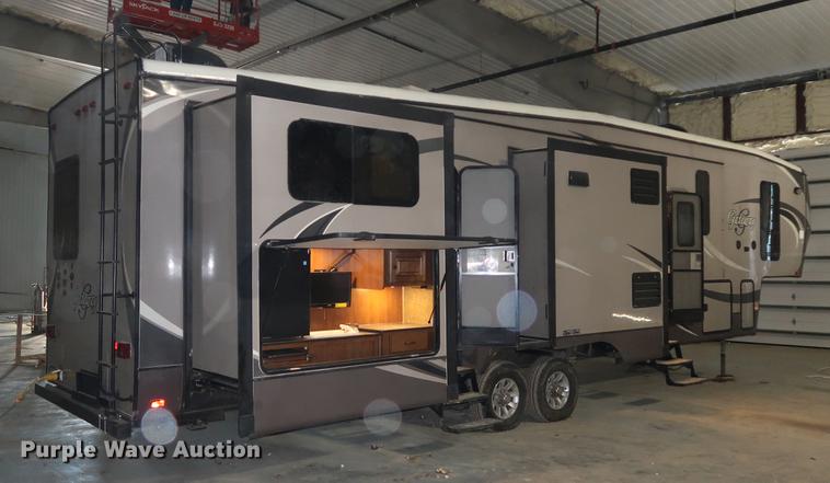 image for item DA8587 2014 Heartland 3650BH Gateway camper