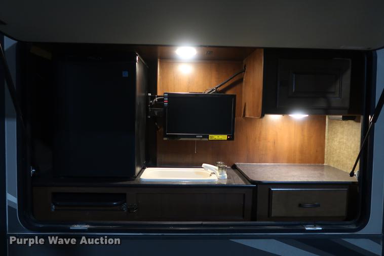 image for item DA8587 2014 Heartland 3650BH Gateway camper