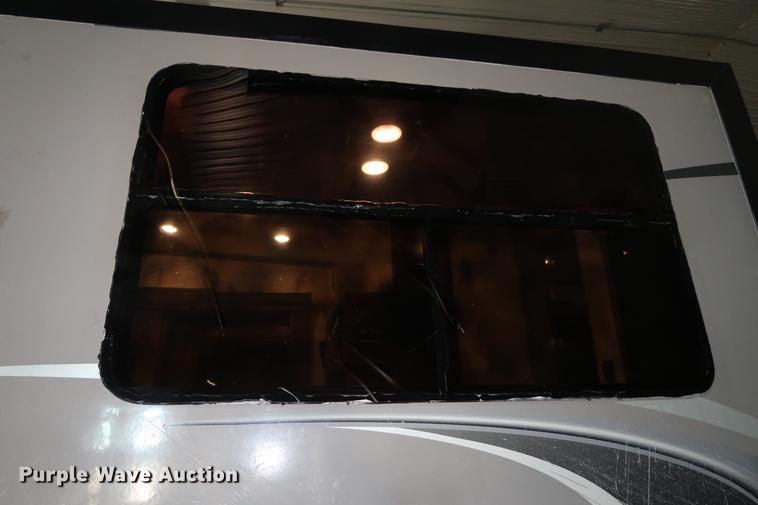 image for item DA8587 2014 Heartland 3650BH Gateway camper