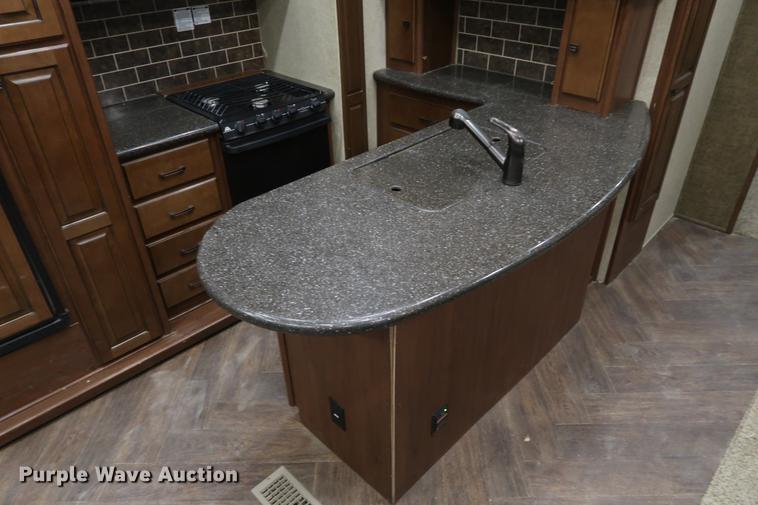 image for item DA8587 2014 Heartland 3650BH Gateway camper