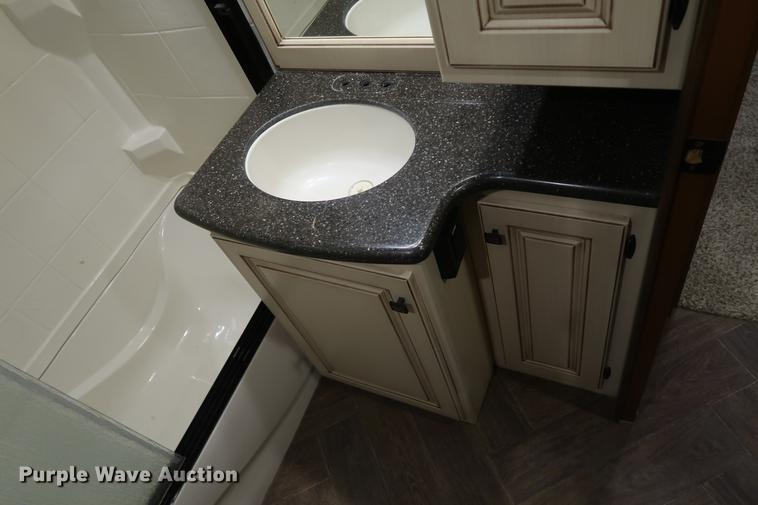 image for item DA8587 2014 Heartland 3650BH Gateway camper