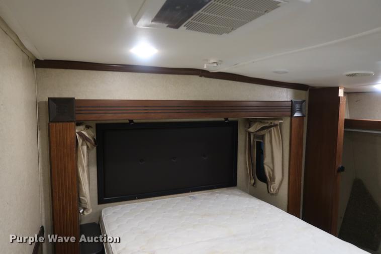 image for item DA8587 2014 Heartland 3650BH Gateway camper