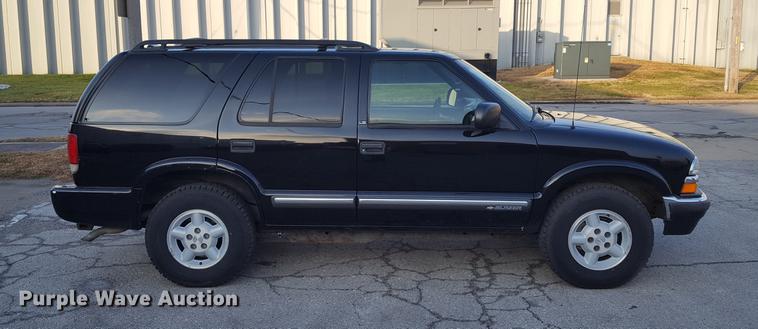 image for item DA8637 2000 Chevrolet Blazer