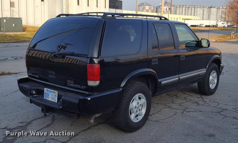 image for item DA8637 2000 Chevrolet Blazer