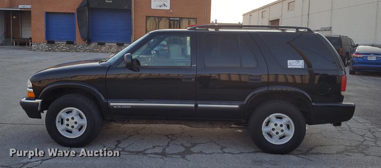 image for item DA8637 2000 Chevrolet Blazer