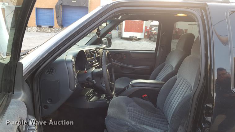 image for item DA8637 2000 Chevrolet Blazer