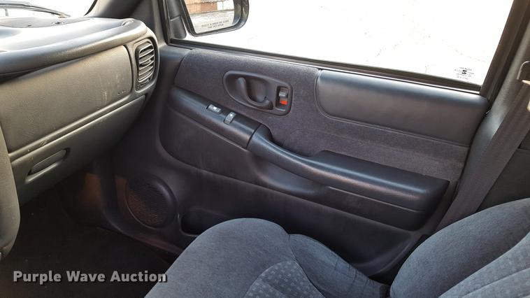 image for item DA8637 2000 Chevrolet Blazer