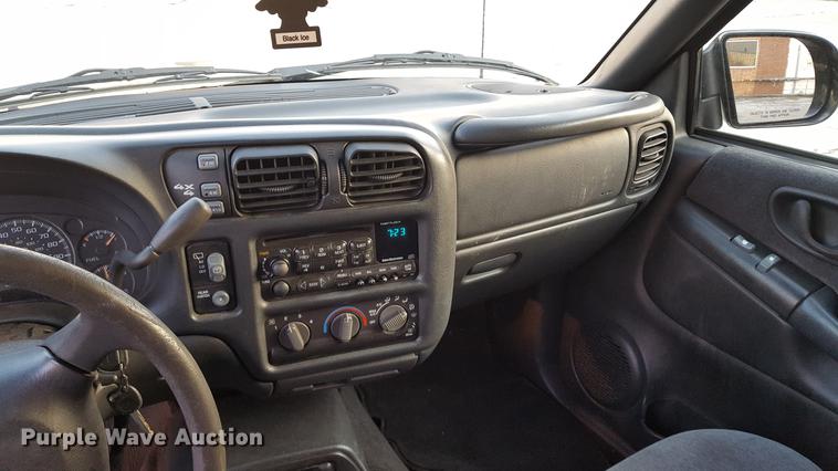 image for item DA8637 2000 Chevrolet Blazer