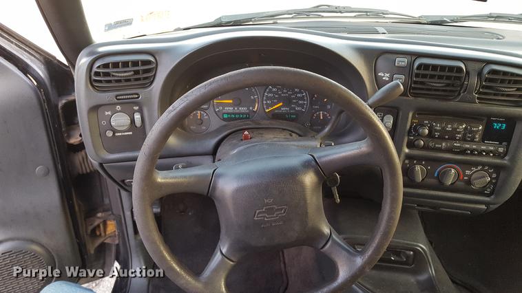 image for item DA8637 2000 Chevrolet Blazer