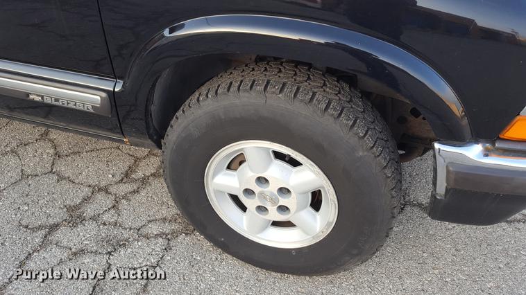 image for item DA8637 2000 Chevrolet Blazer