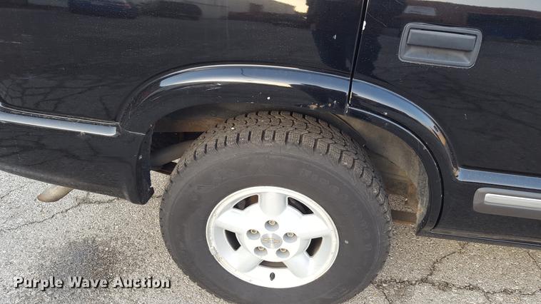 image for item DA8637 2000 Chevrolet Blazer