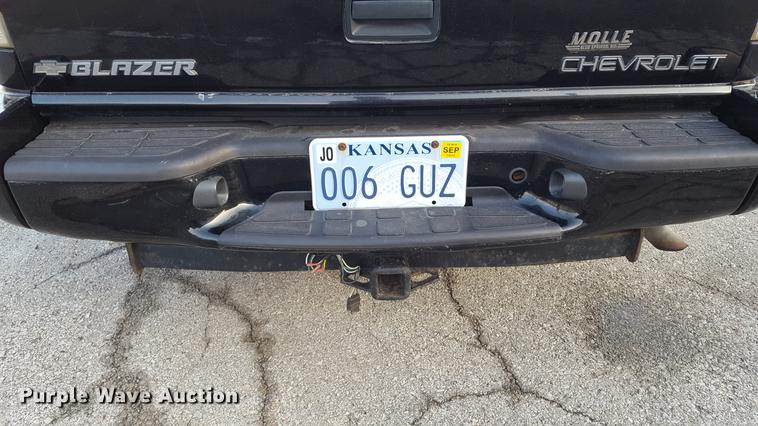image for item DA8637 2000 Chevrolet Blazer