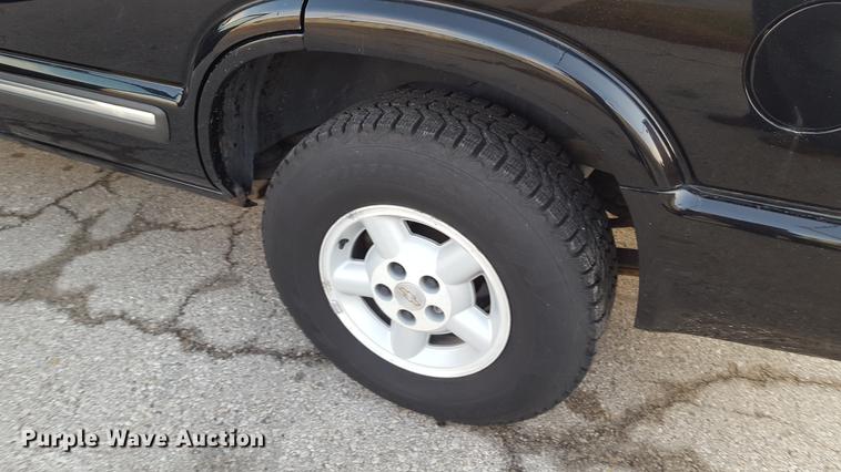 image for item DA8637 2000 Chevrolet Blazer