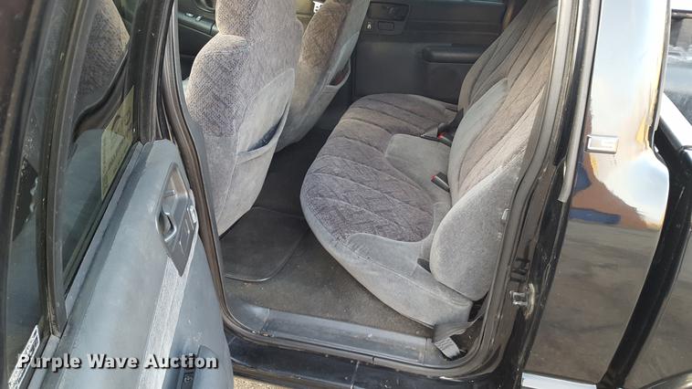 image for item DA8638 2001 Chevrolet S10 pickup truck