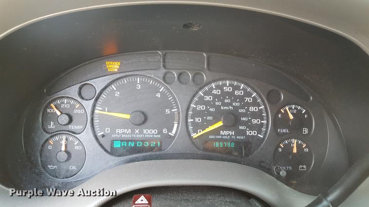 image for item DA8638 2001 Chevrolet S10 pickup truck