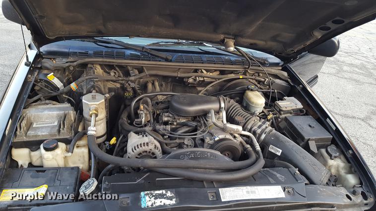 image for item DA8638 2001 Chevrolet S10 pickup truck