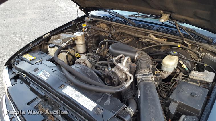 image for item DA8638 2001 Chevrolet S10 pickup truck