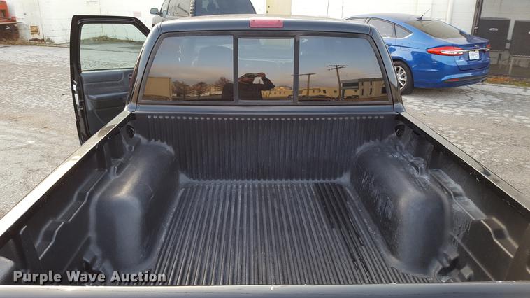 image for item DA8638 2001 Chevrolet S10 pickup truck
