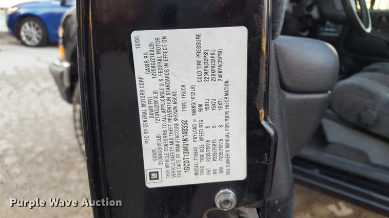 image for item DA8638 2001 Chevrolet S10 pickup truck