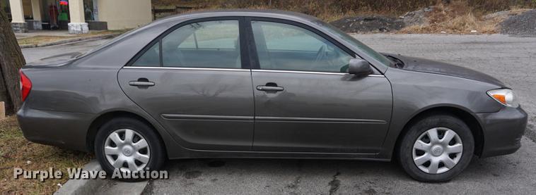 image for item DB0330 2004 Toyota Camry LE