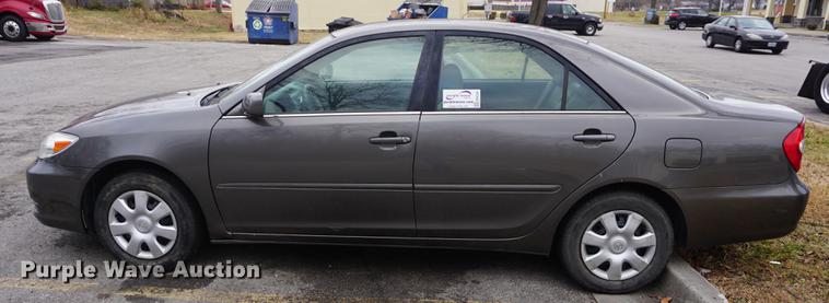 image for item DB0330 2004 Toyota Camry LE
