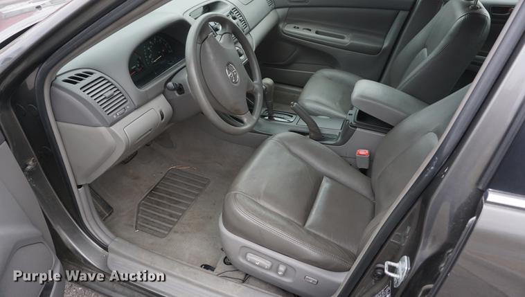 image for item DB0330 2004 Toyota Camry LE